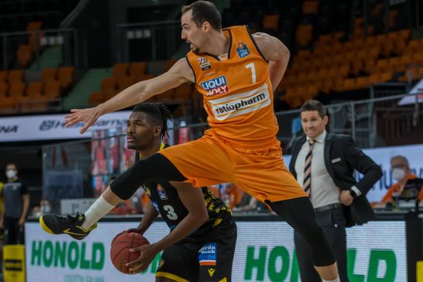 交替现象较 交替现象较